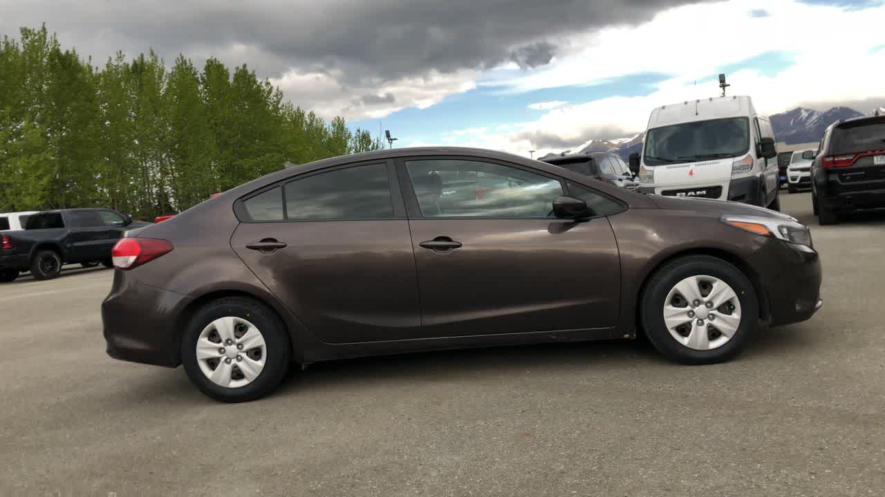 Thumbnail: 2018 Kia Forte - 16
