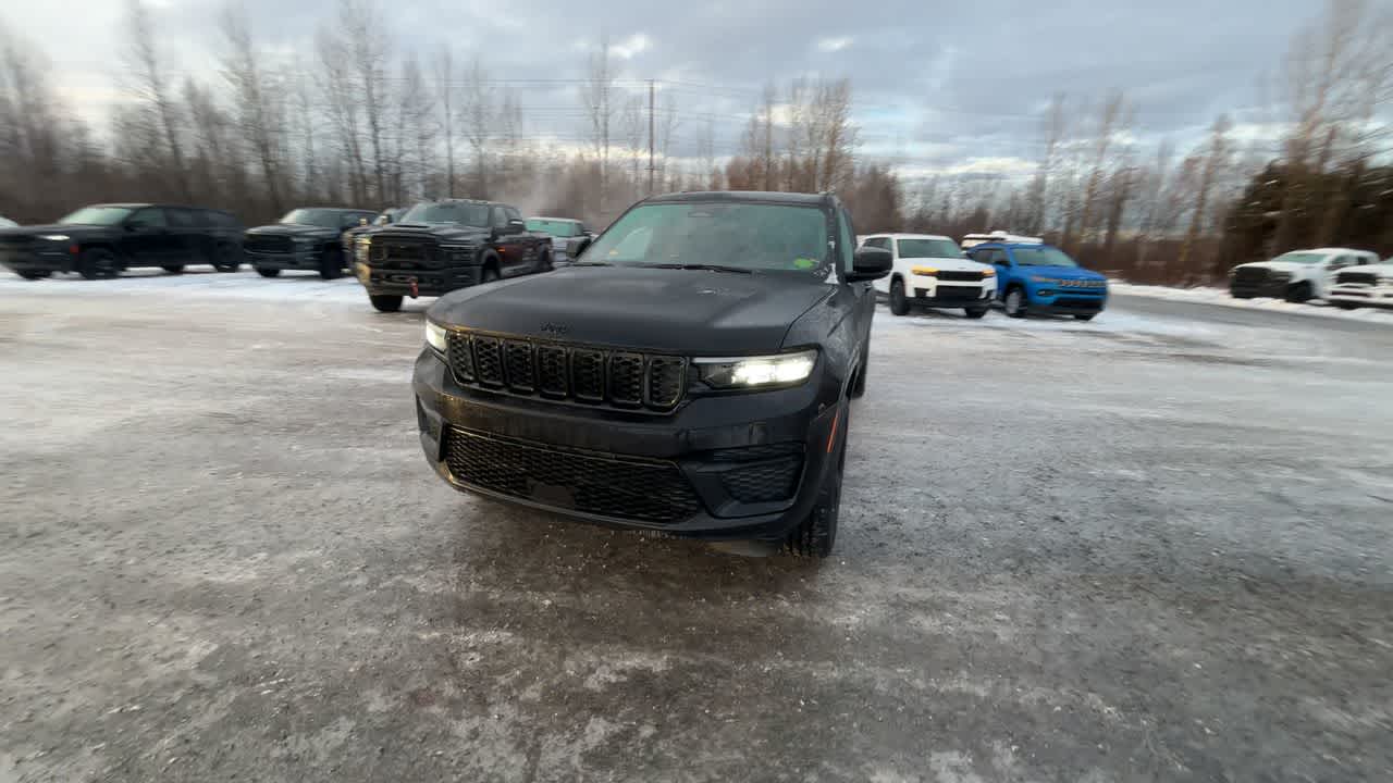 Thumbnail: 2024 Jeep Grand Cherokee - 5