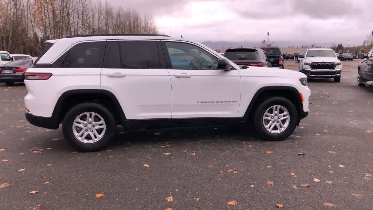 Thumbnail: 2024 Jeep Grand Cherokee - 15