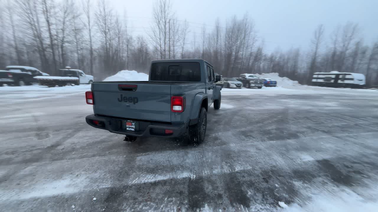 Thumbnail: 2026 Jeep Gladiator - 13