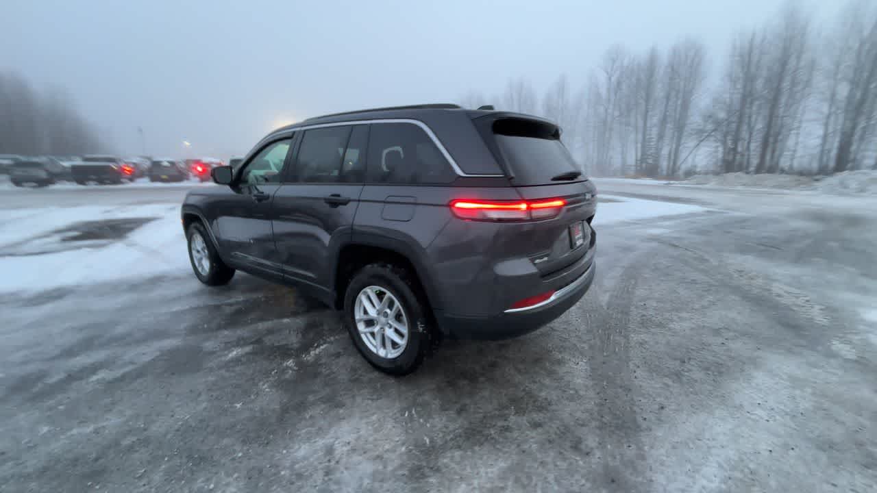 Thumbnail: 2024 Jeep Grand Cherokee - 10