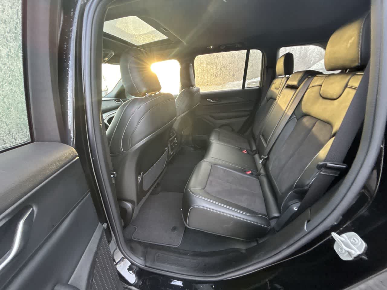 Thumbnail: 2024 Jeep Grand Cherokee - 22