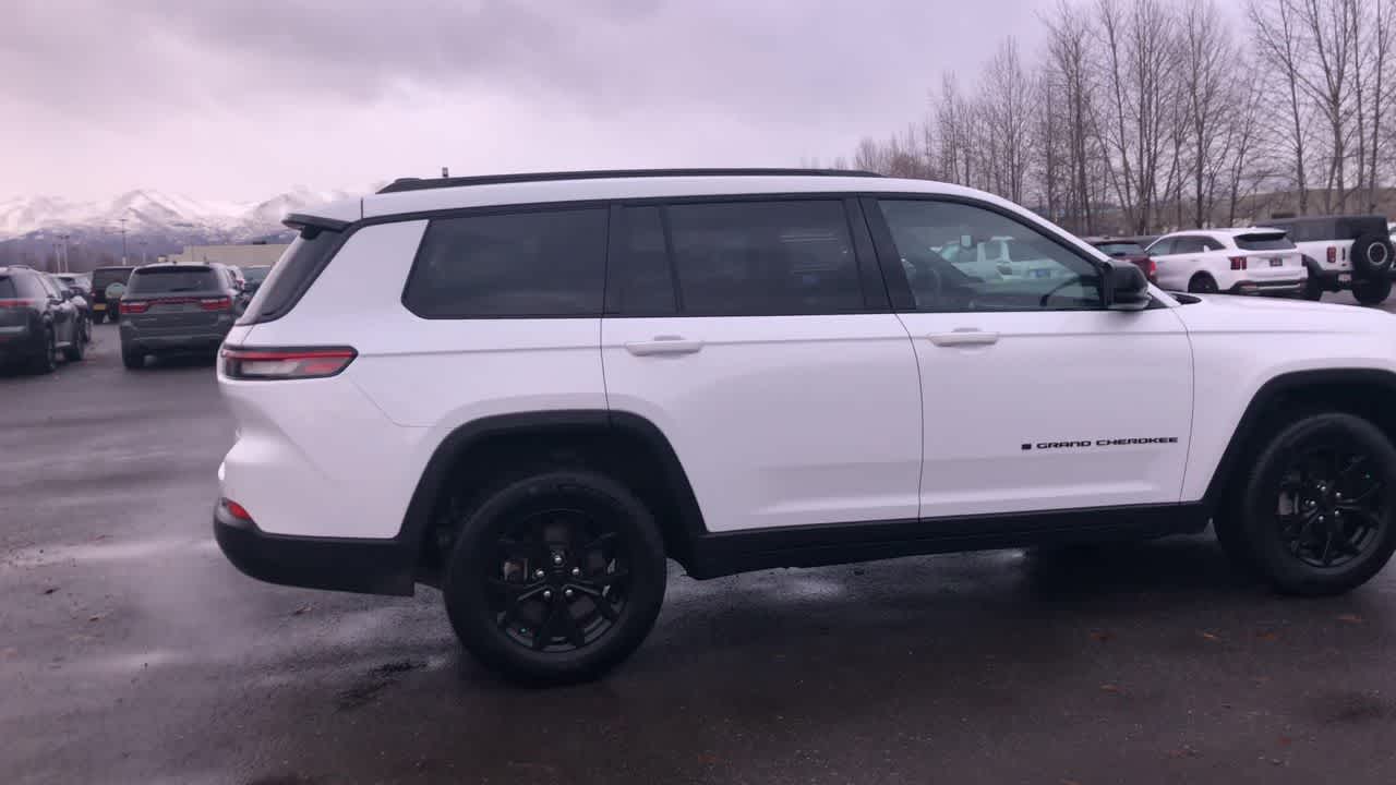 Thumbnail: 2024 Jeep Grand Cherokee L - 14