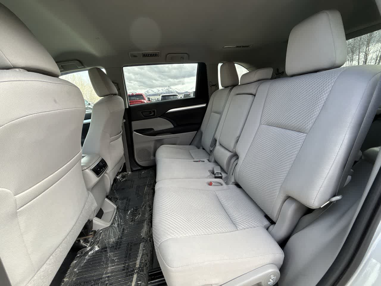 Thumbnail: 2019 Toyota Highlander - 6
