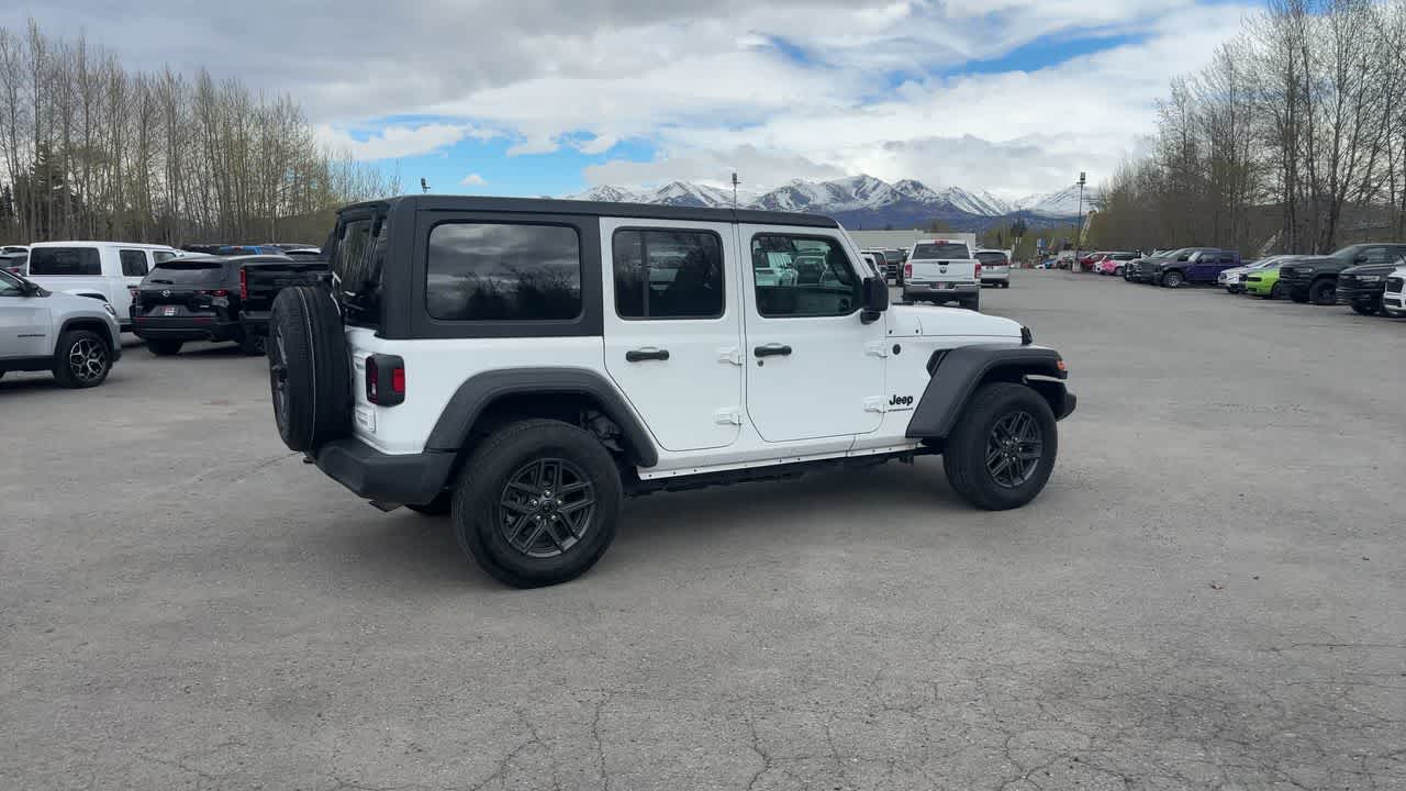 Thumbnail: 2024 Jeep Wrangler - 15