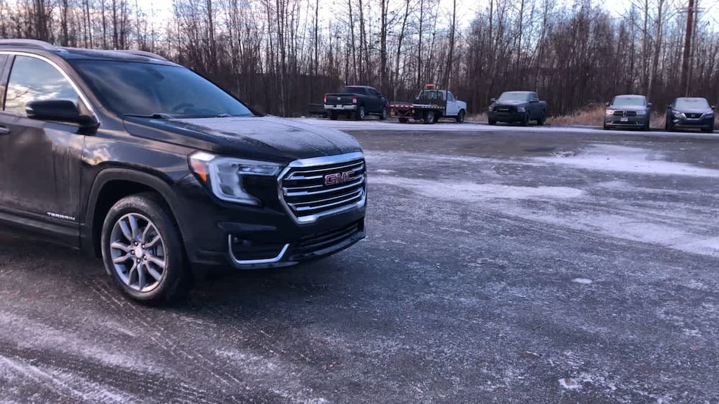 Used 2024 GMC Terrain SLT SUV