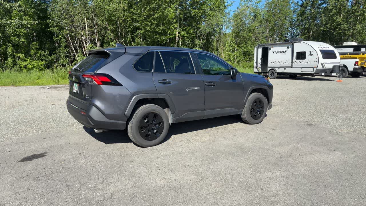 Thumbnail: 2022 Toyota RAV4 - 14