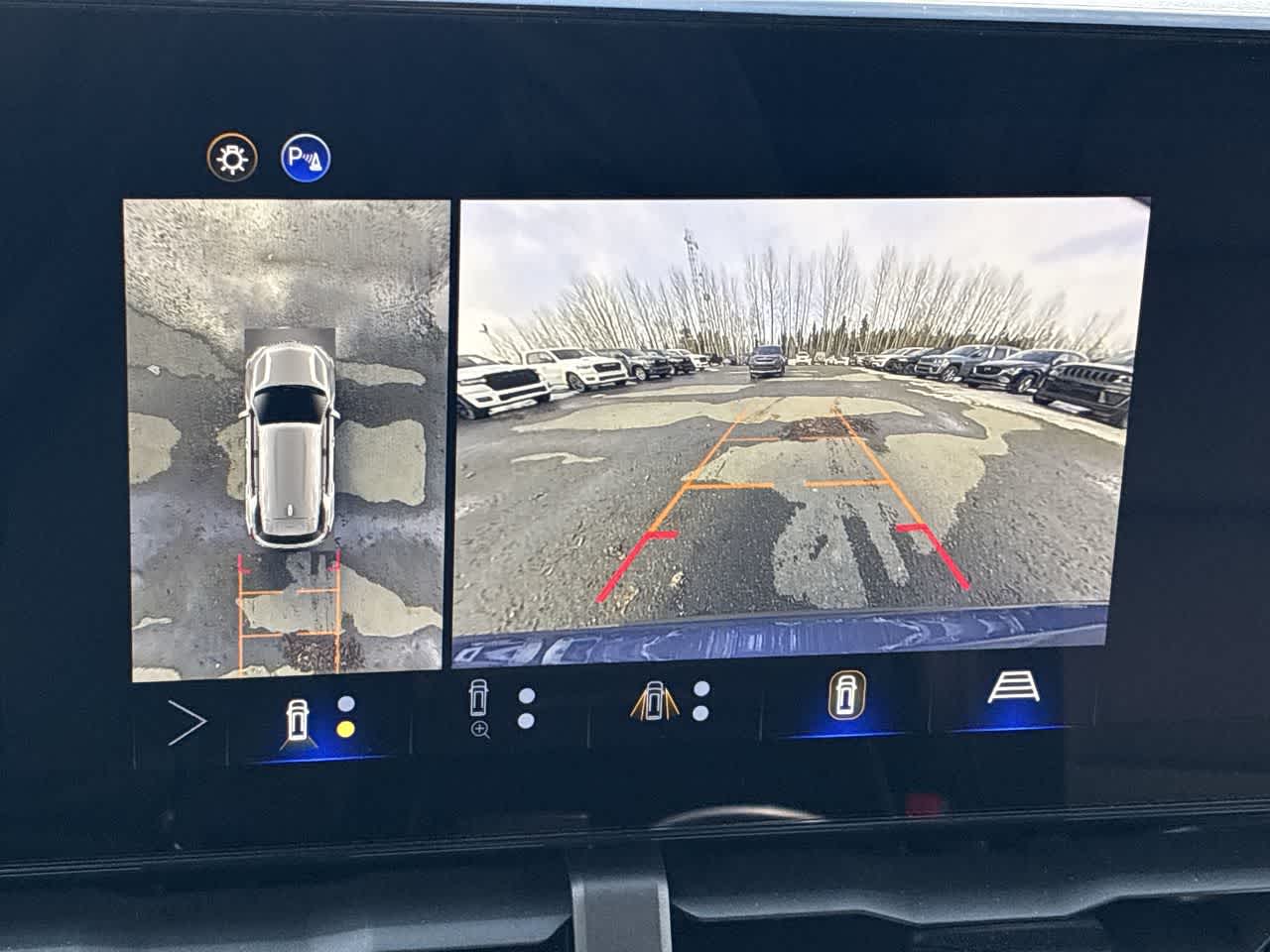 Thumbnail: 2026 Chevrolet Equinox - 21