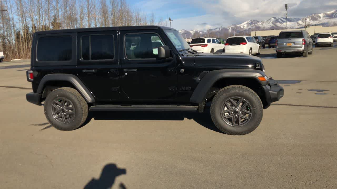 Thumbnail: 2025 Jeep Wrangler - 16