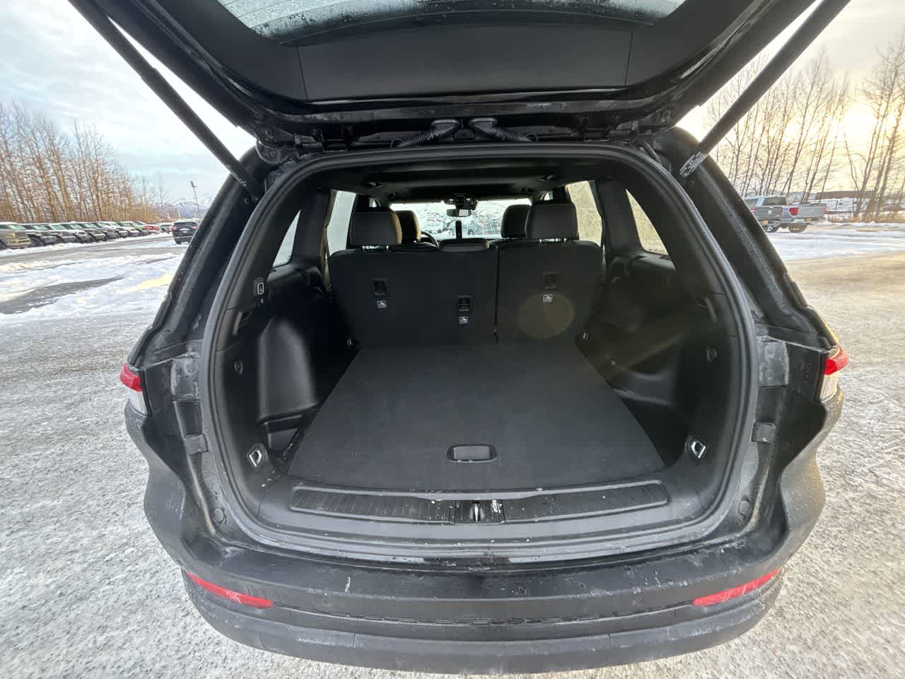 Thumbnail: 2024 Jeep Grand Cherokee - 19