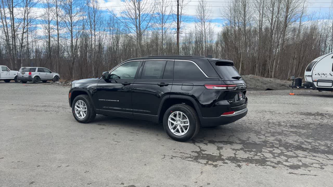 Thumbnail: 2026 Jeep Grand Cherokee - 10