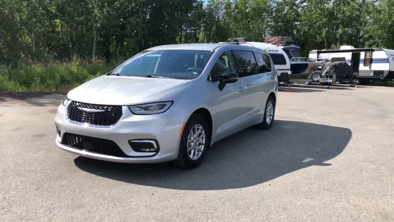 Thumbnail: 2024 Chrysler Pacifica - 5