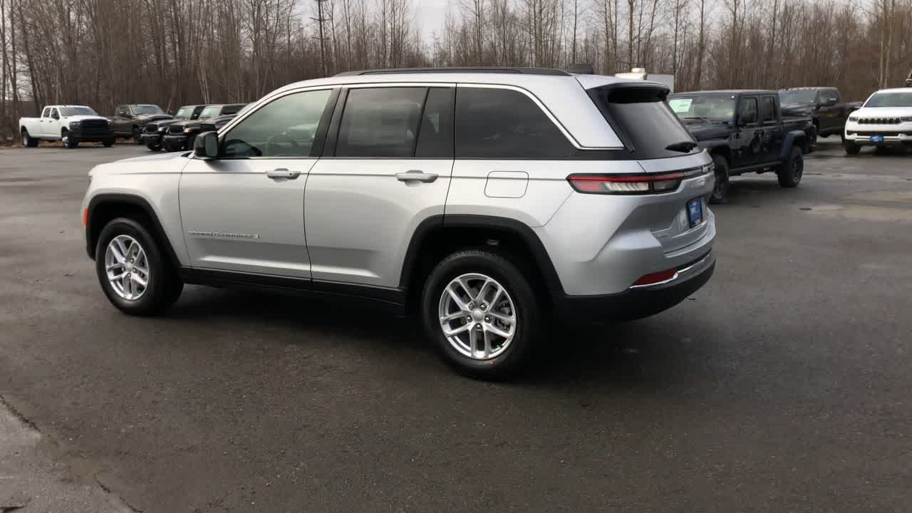 Thumbnail: 2025 Jeep Grand Cherokee - 9