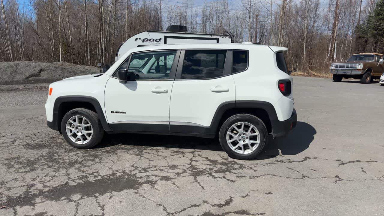 Thumbnail: 2023 Jeep Renegade - 9