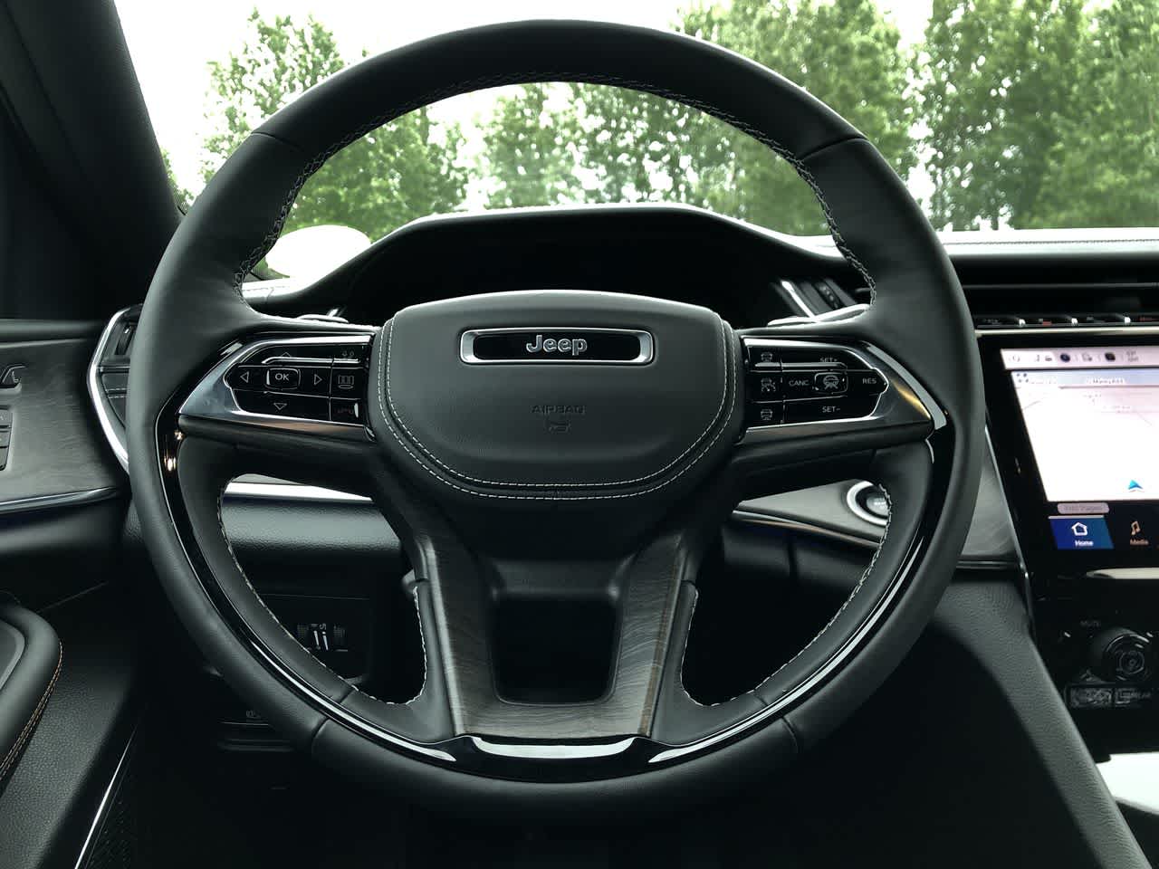 Thumbnail: 2025 Jeep Grand Cherokee - 25