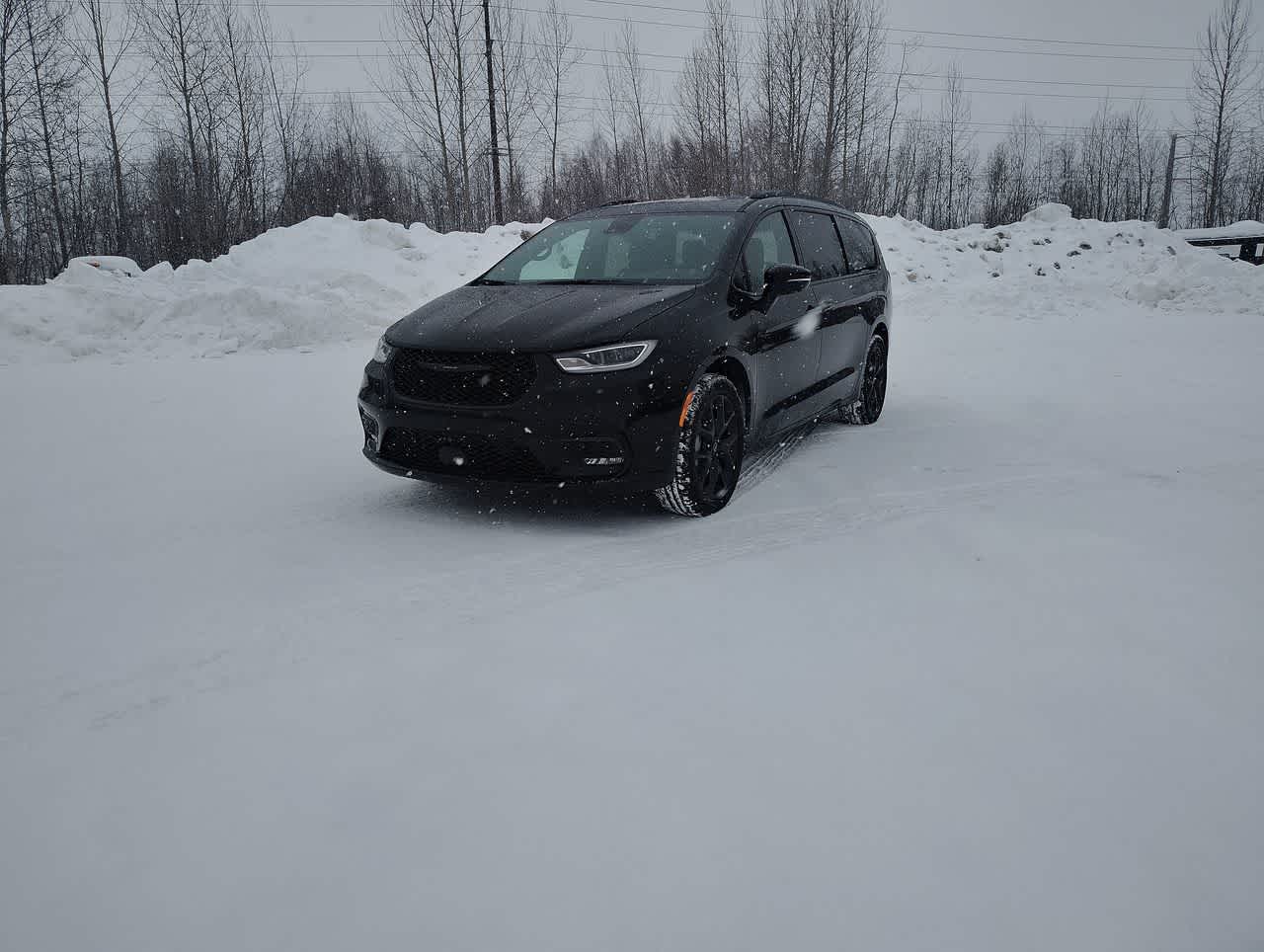 Thumbnail: 2026 Chrysler Pacifica - 4