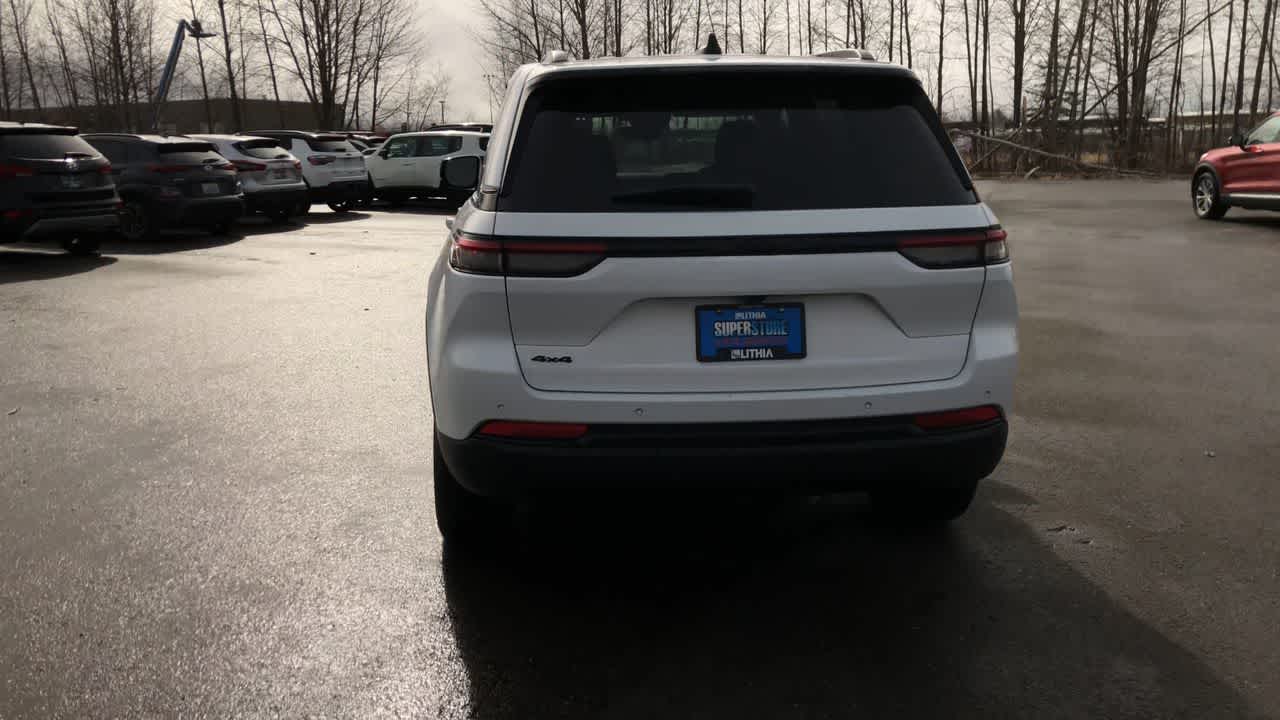 Thumbnail: 2023 Jeep Grand Cherokee - 11