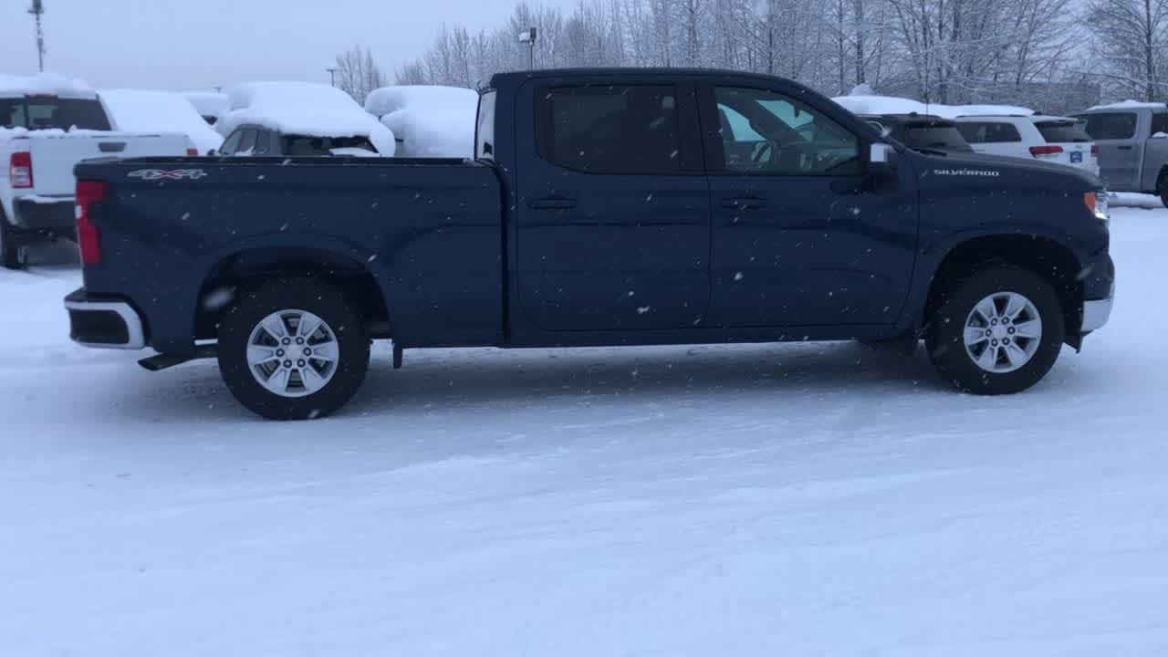 Thumbnail: 2022 Chevrolet Silverado 1500 - 16