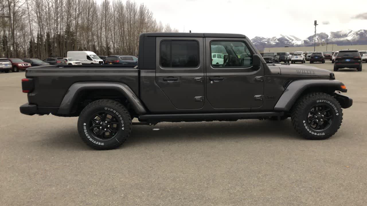 Thumbnail: 2025 Jeep Gladiator - 15