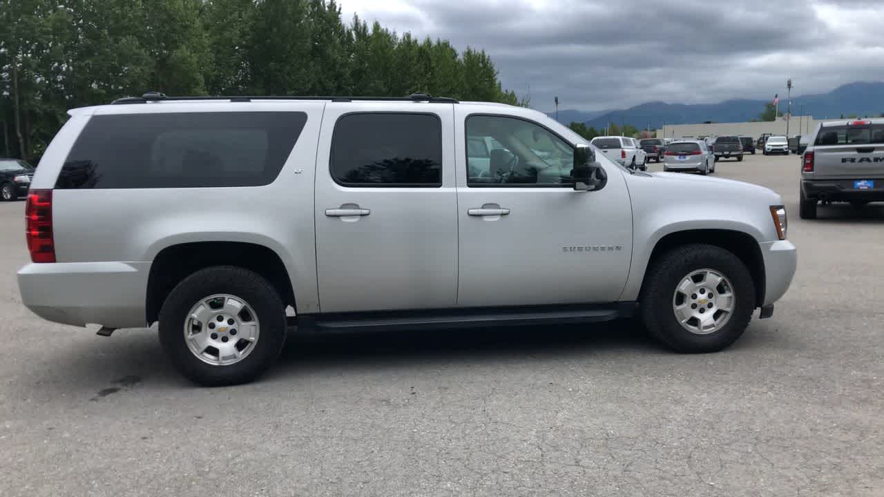 Thumbnail: 2010 Chevrolet Suburban - 15