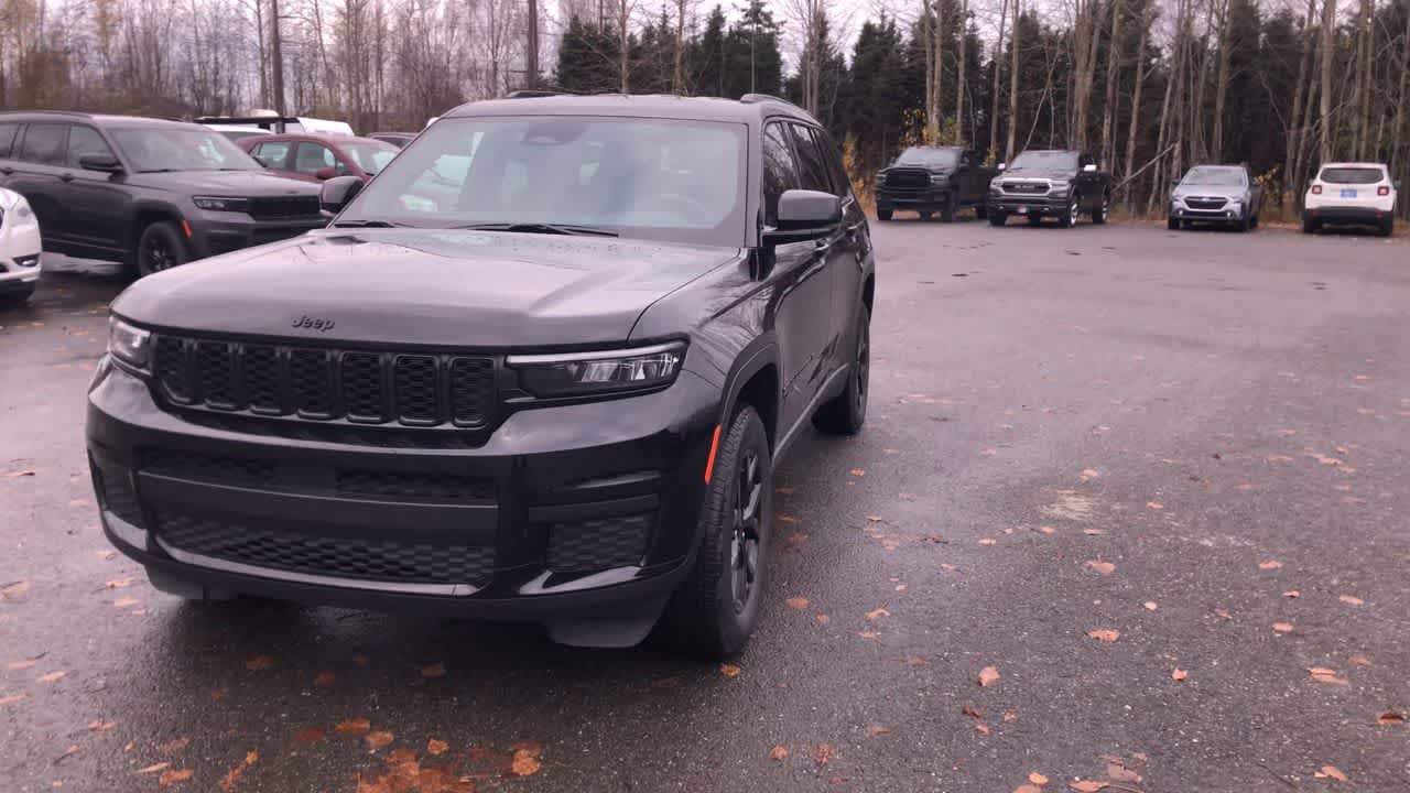 Thumbnail: 2024 Jeep Grand Cherokee L - 4