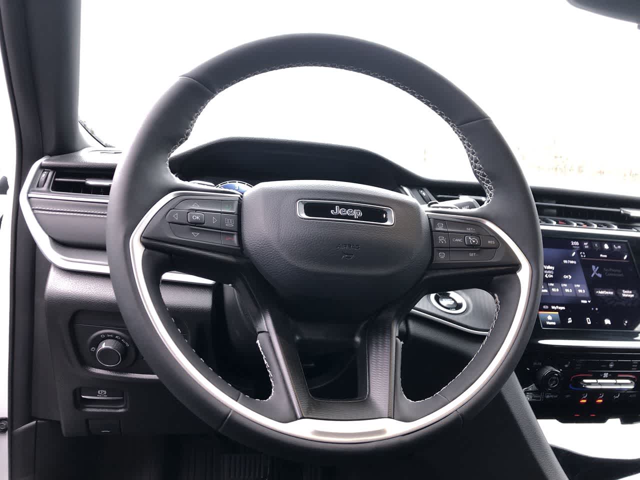 Thumbnail: 2024 Jeep Grand Cherokee - 33