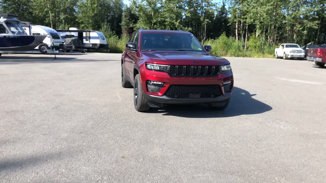 Thumbnail: 2025 Jeep Grand Cherokee - 3