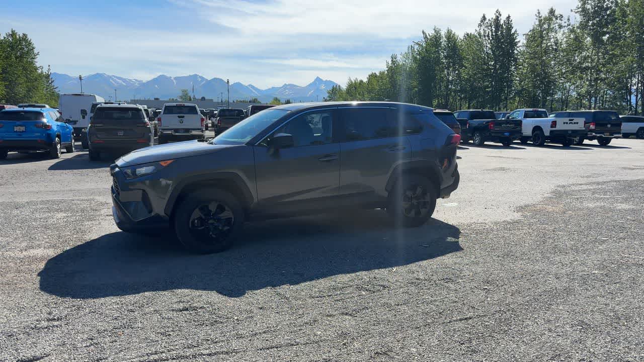 Thumbnail: 2022 Toyota RAV4 - 7