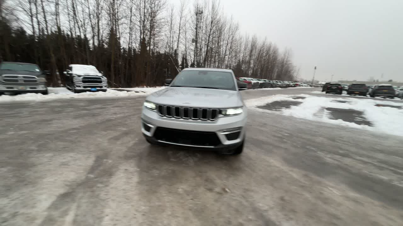 Thumbnail: 2025 Jeep Grand Cherokee - 4