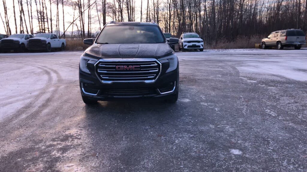 Used 2024 GMC Terrain SLT SUV