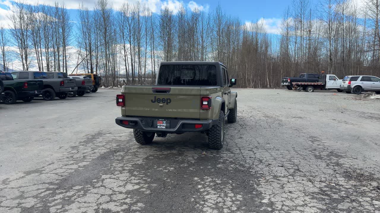 Thumbnail: 2026 Jeep Gladiator - 13