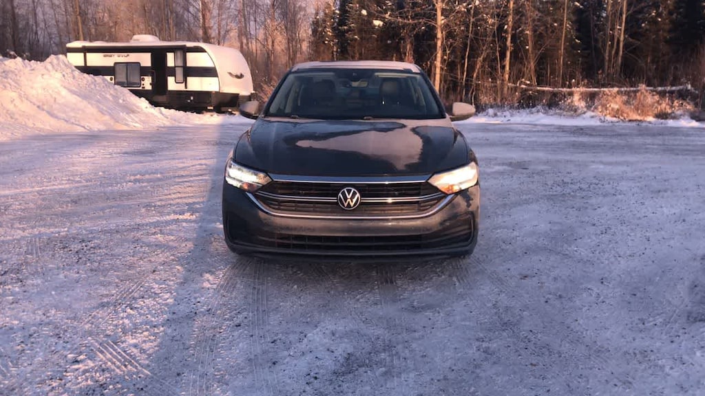 Used 2024 Volkswagen Jetta SE Sedan