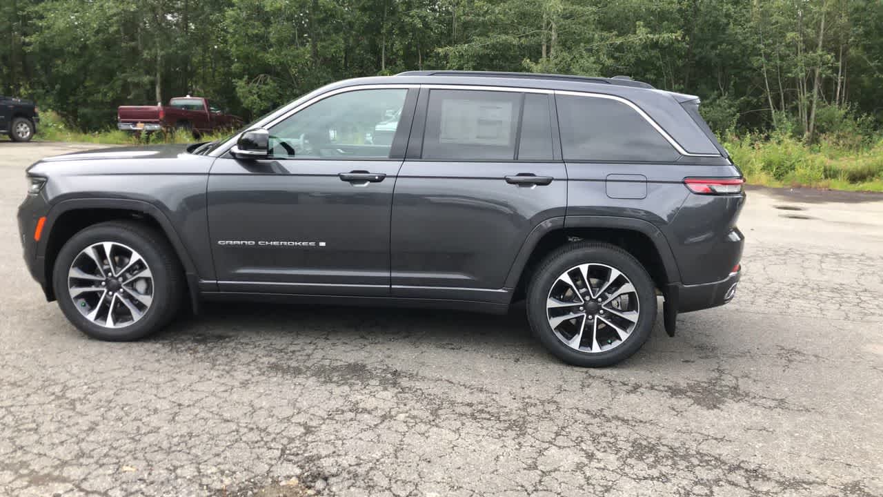 Thumbnail: 2025 Jeep Grand Cherokee - 9