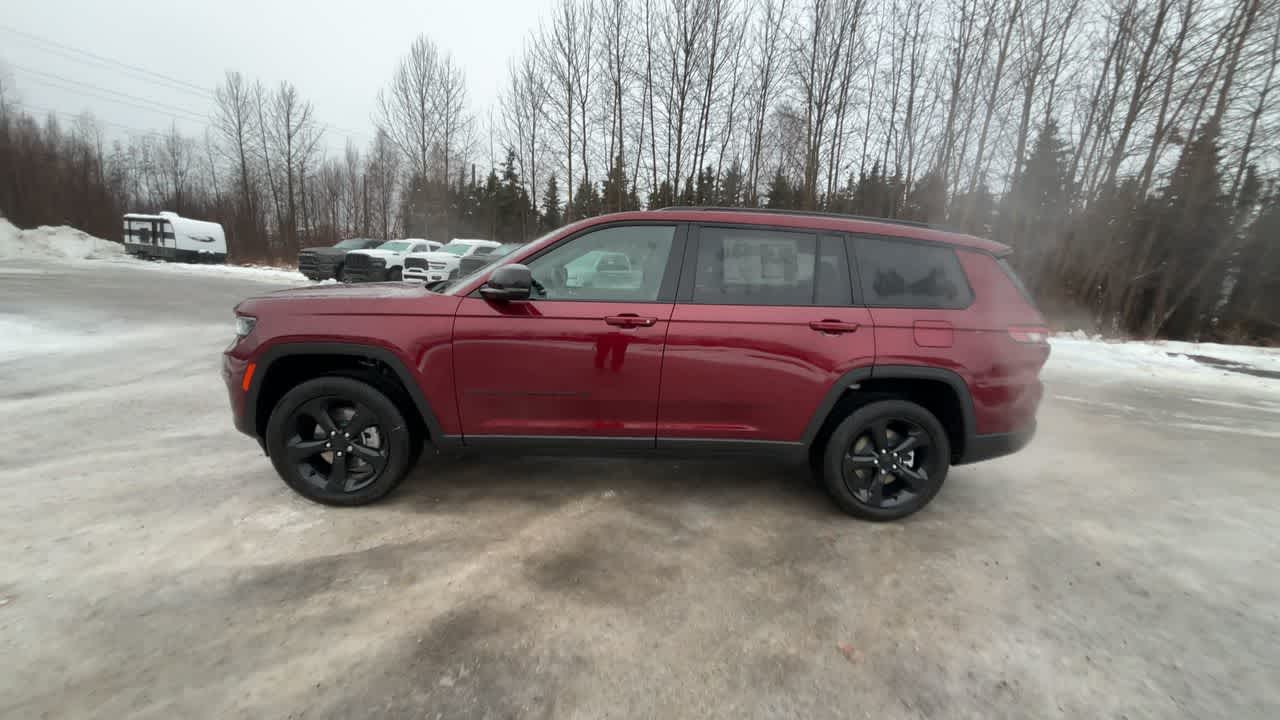 Thumbnail: 2025 Jeep Grand Cherokee - 8