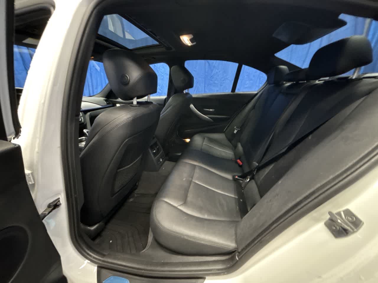 Thumbnail: 2013 BMW 3 Series - 21