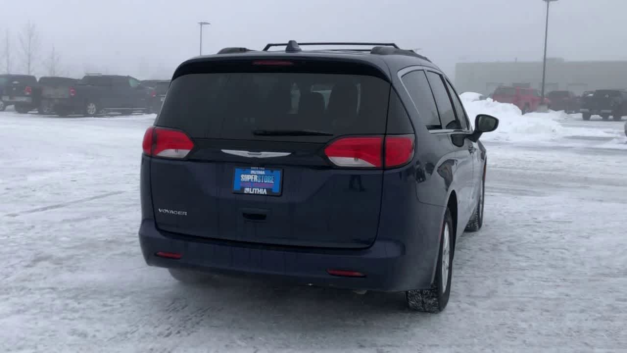 Thumbnail: 2020 Chrysler Voyager - 13