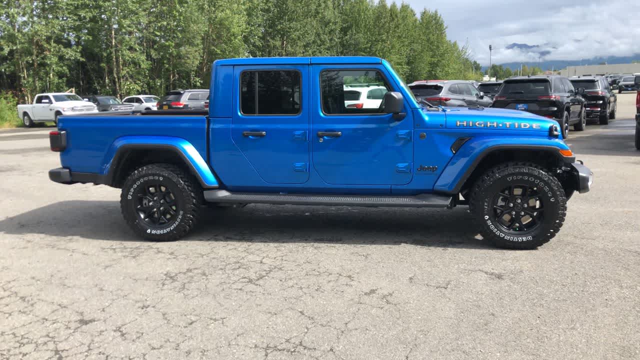 Thumbnail: 2025 Jeep Gladiator - 17