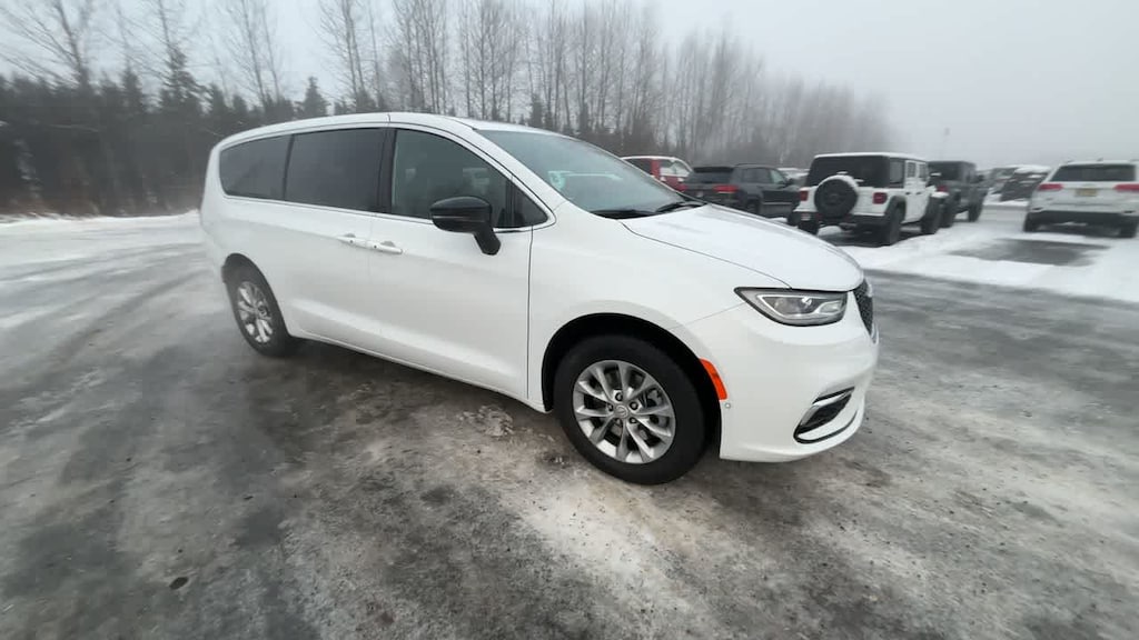 New 2026 Chrysler Pacifica SELECT AWD Passenger Van