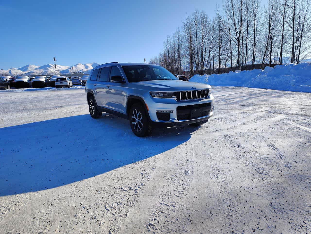 Thumbnail: 2023 Jeep Grand Cherokee L - 3