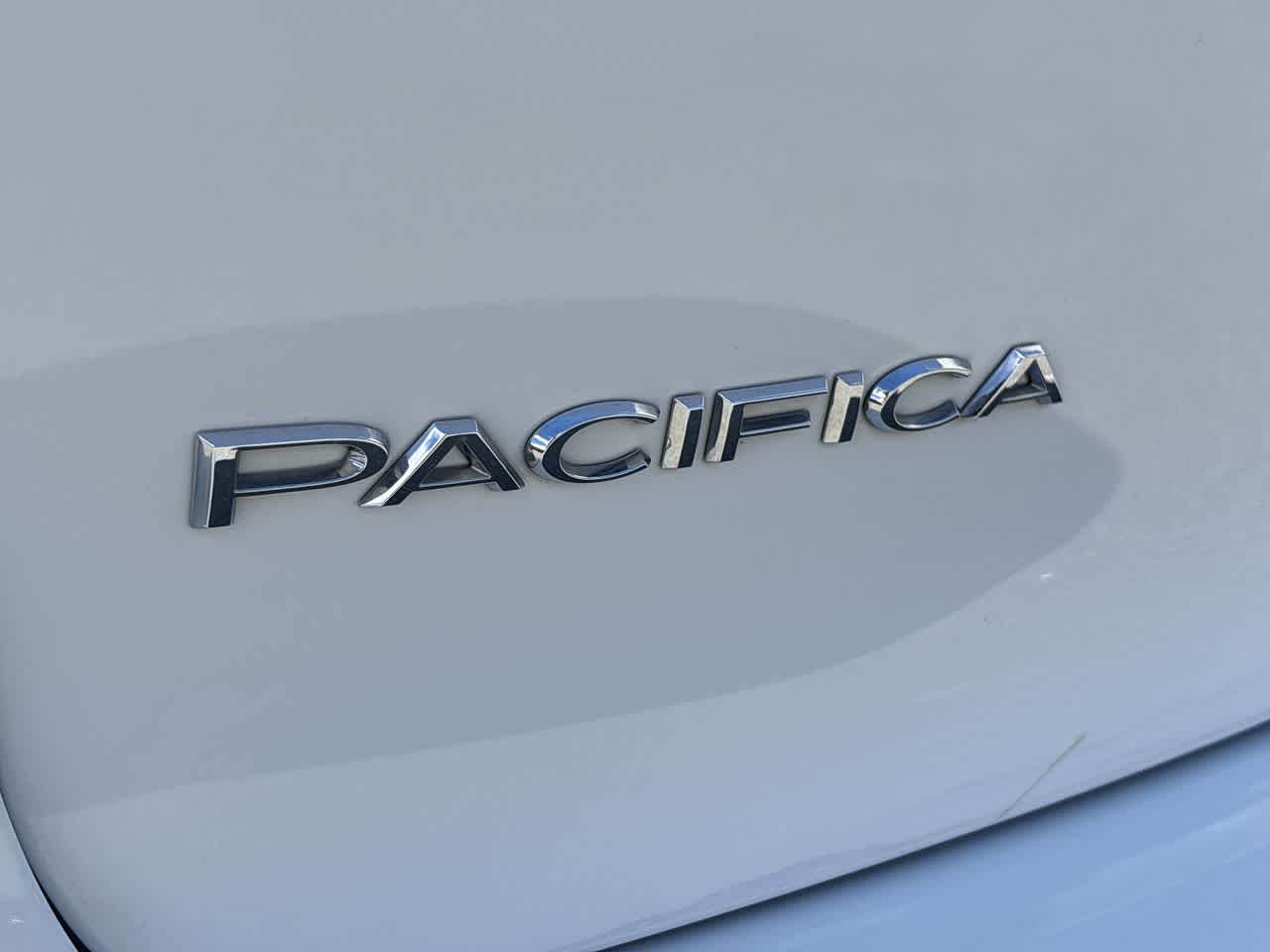 Thumbnail: 2025 Chrysler Pacifica - 18