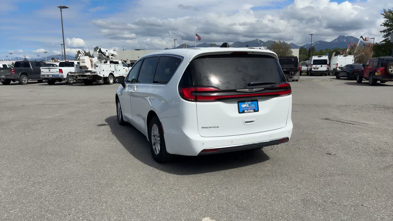 Thumbnail: 2024 Chrysler Pacifica - 11