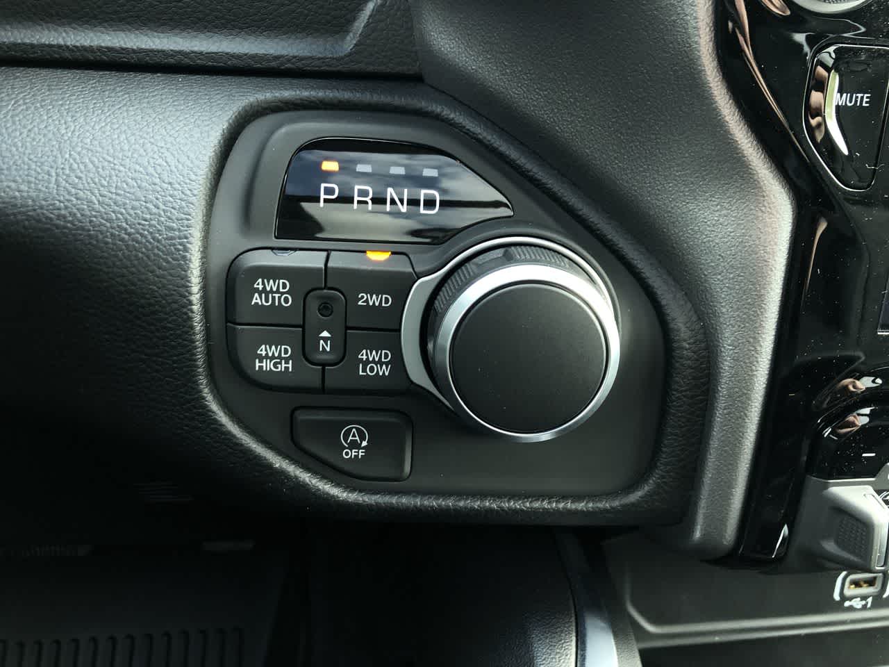 Thumbnail: 2025 RAM 1500 - 27