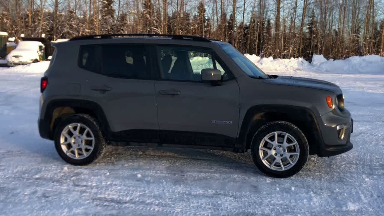 Thumbnail: 2020 Jeep Renegade - 17