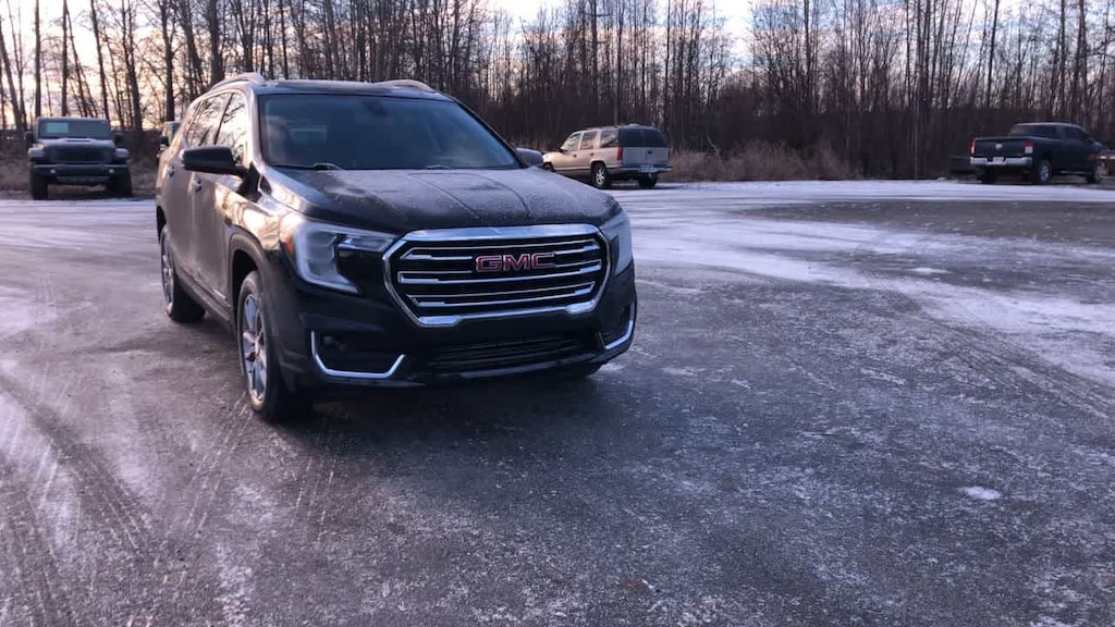 Used 2024 GMC Terrain SLT SUV