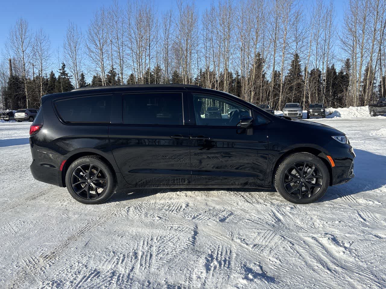 Thumbnail: 2026 Chrysler Pacifica - 9