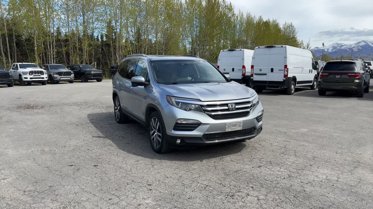 Thumbnail: 2018 Honda Pilot - 3