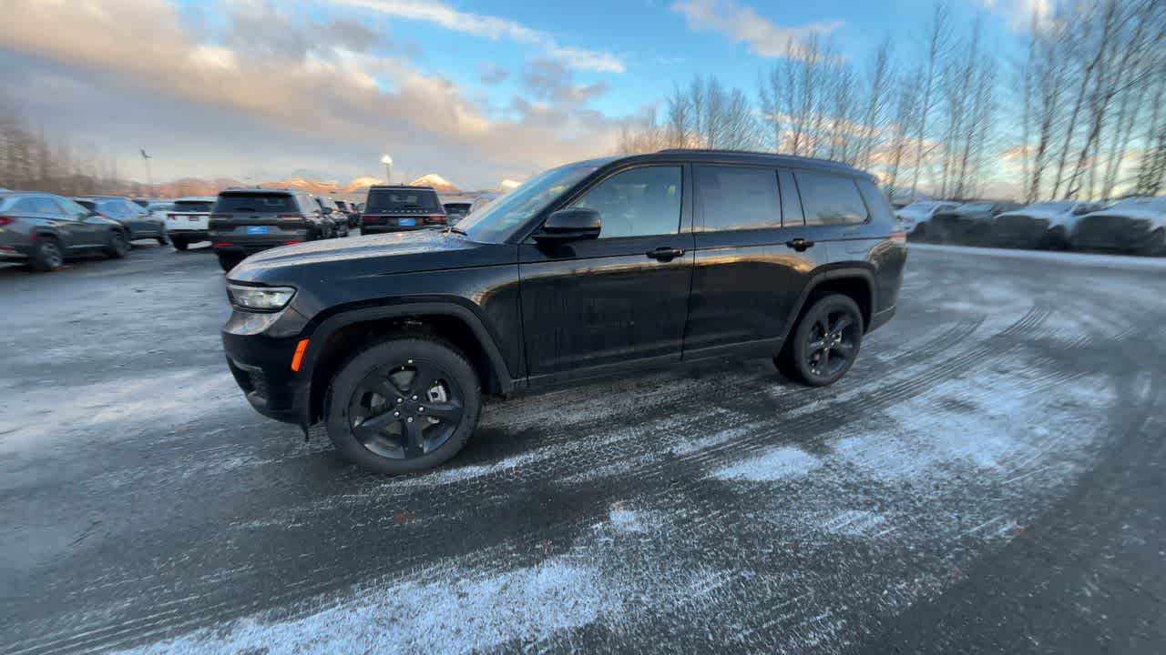 Thumbnail: 2025 Jeep Grand Cherokee - 7