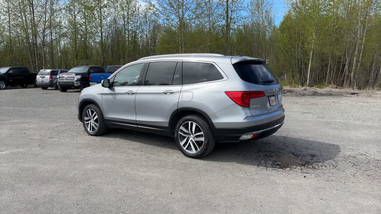 Thumbnail: 2018 Honda Pilot - 10