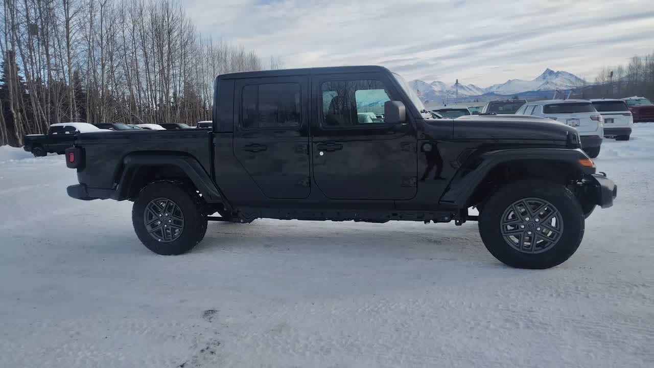 Thumbnail: 2026 Jeep Gladiator - 15
