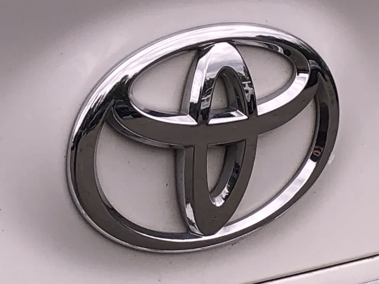 Thumbnail: 2024 Toyota Camry - 18